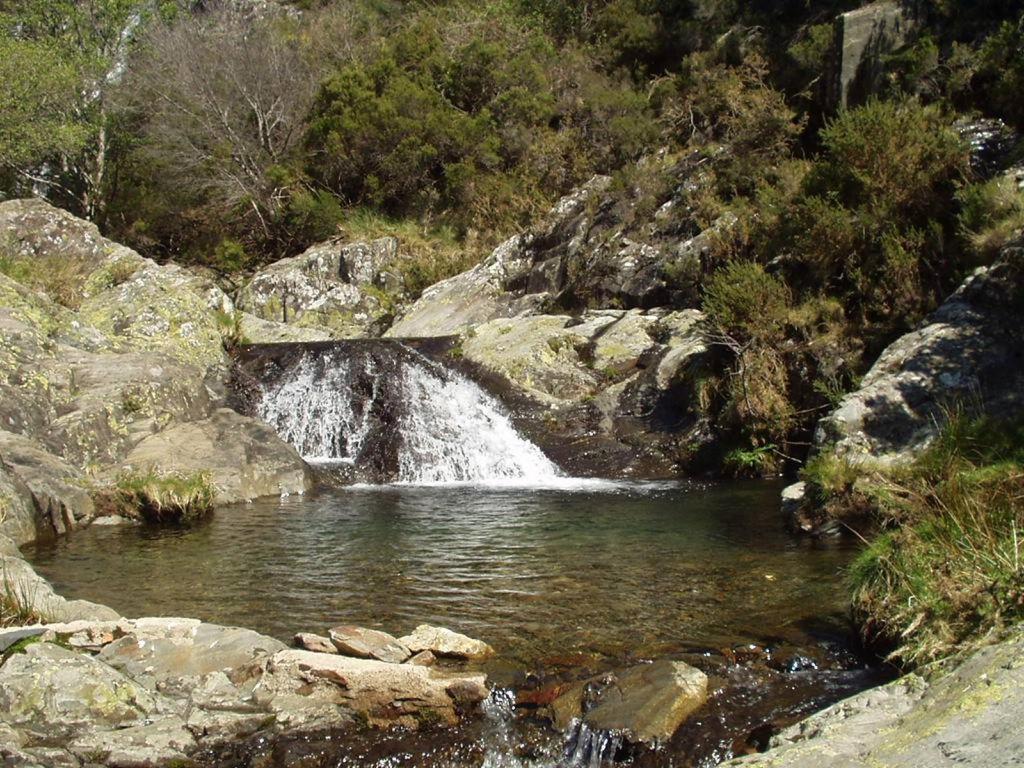 Chez Louise: Onde A Serra Beija O Ceu Луса Экстерьер фото